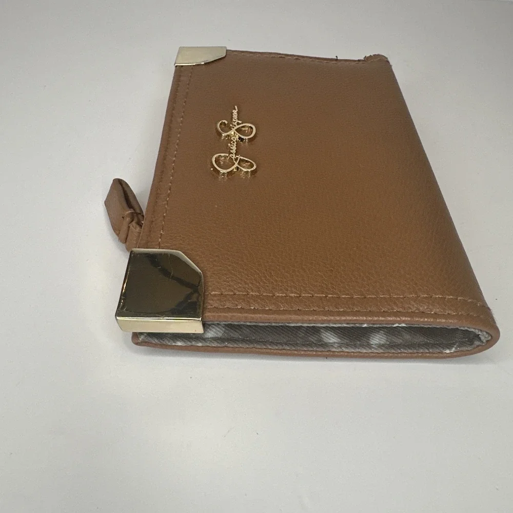JESSICA SIMPSON FAUX Women's Brown Leather Zip Clutch‎ Wallet